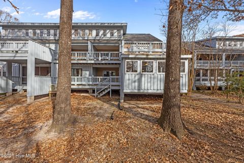 Photo of 1304 Harbourside Drive, New Bern, NC 28560 (MLS # 100546203)
