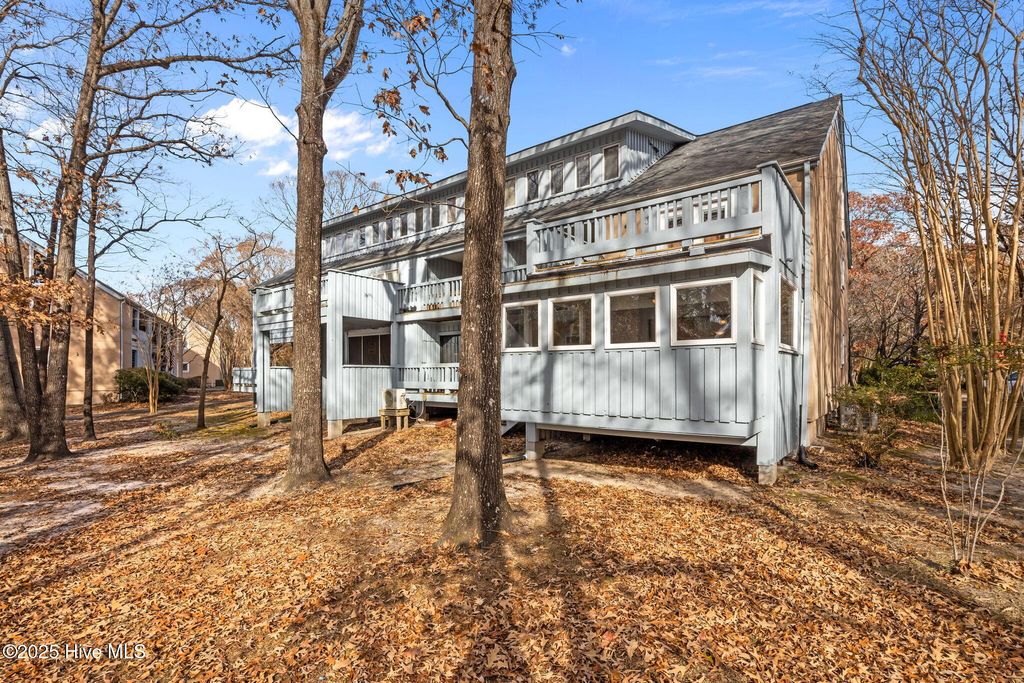 Photo of 1304 Harbourside Drive, New Bern, NC 28560 (MLS # 100546203)