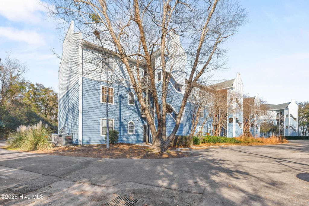 Photo of 4230 Wilshire Boulevard #Apt 301, Wilmington, NC 28403 (MLS # 100551479)