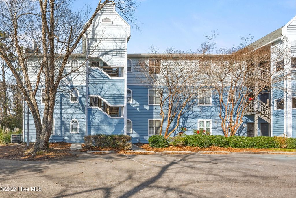 Photo of 4230 Wilshire Boulevard #Apt 301, Wilmington, NC 28403 (MLS # 100551479)