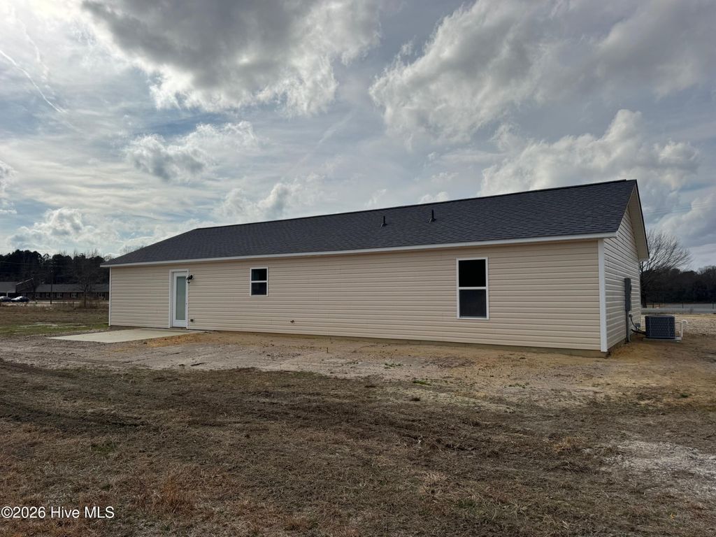 Photo of 189 Lanefield Road, Warsaw, NC 28398 (MLS # 100548965)
