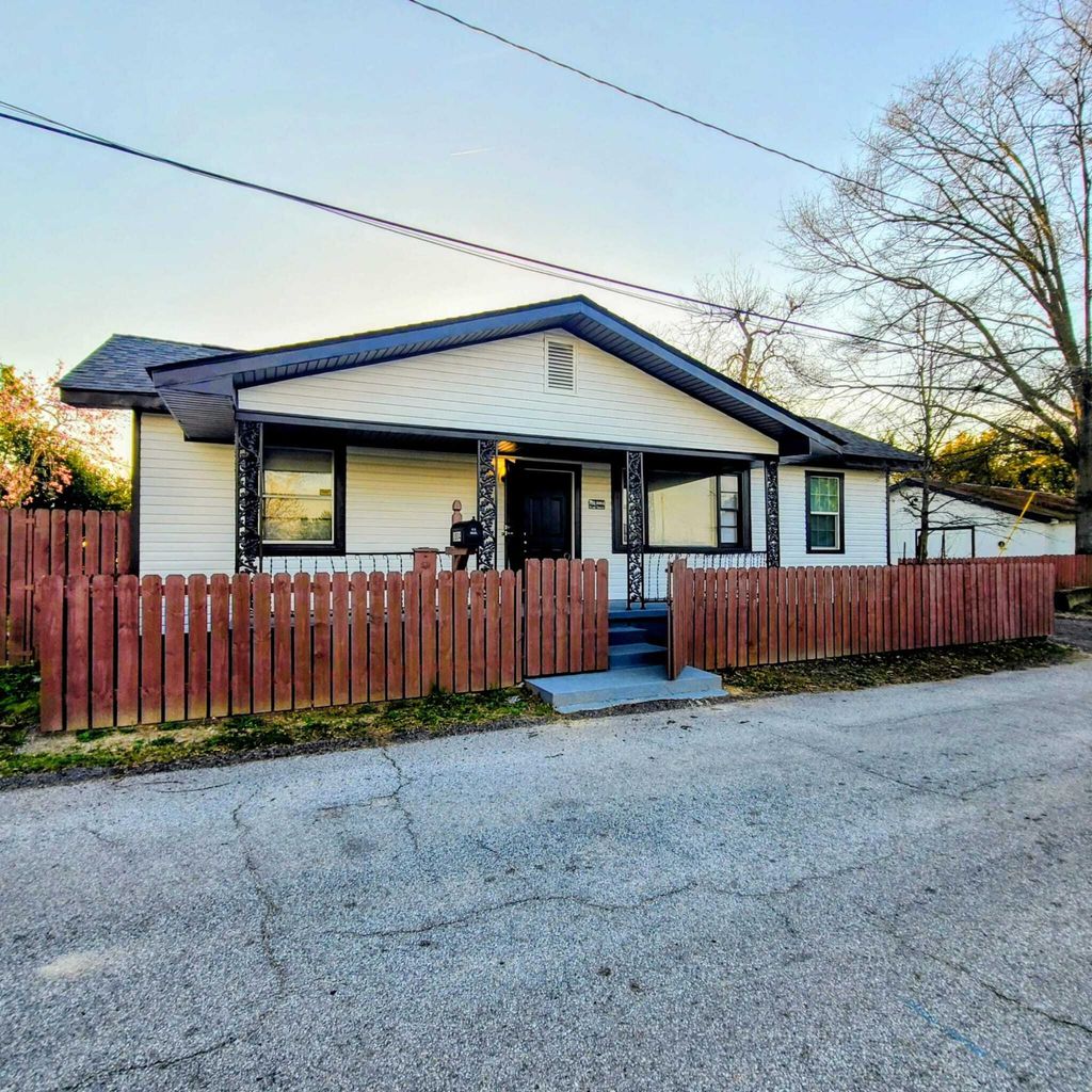 Photo of 1004 Kent Street, Augusta, GA 30901 (MLS # 552970)