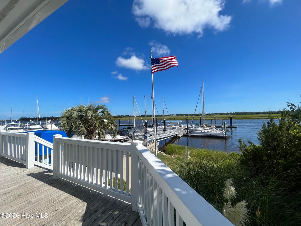 Photo of 5099 Minnesota Drive SE, Southport, NC 28461 (MLS # 100571005)