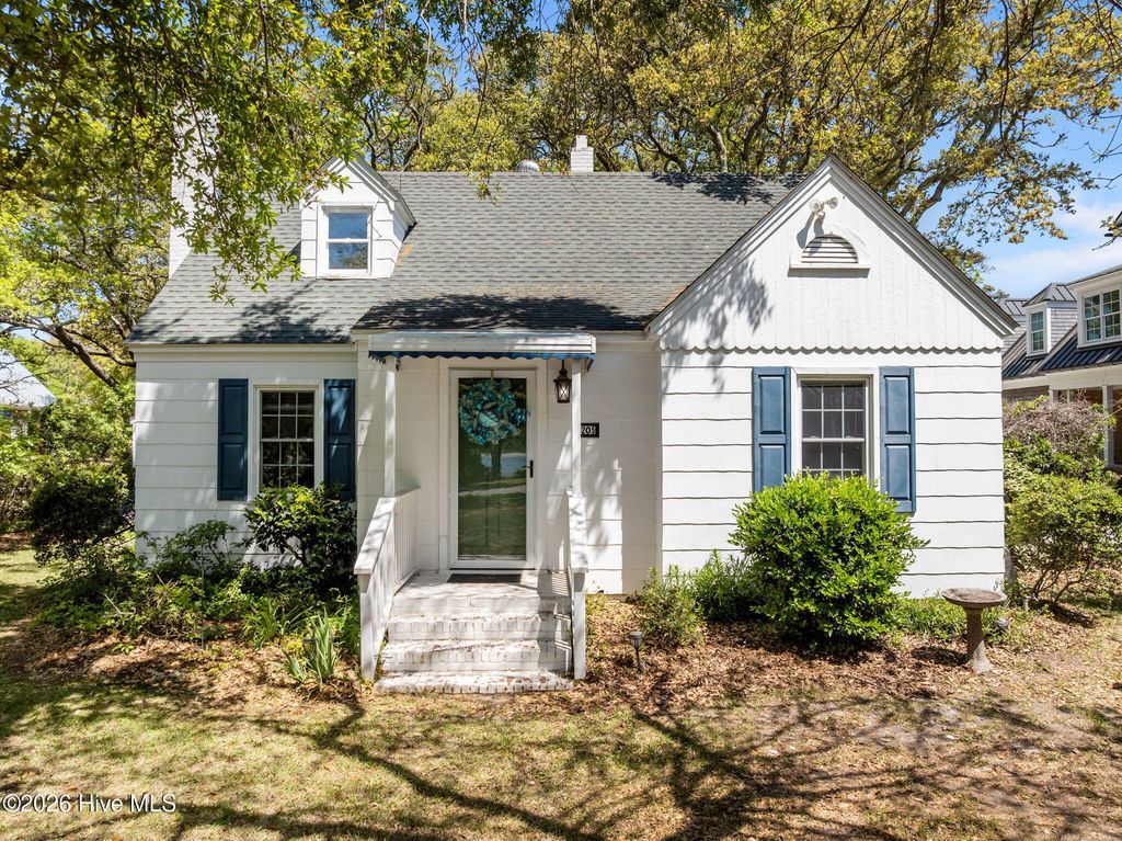 Photo of 2205 Front Street, Beaufort, NC 28516 (MLS # 100571535)
