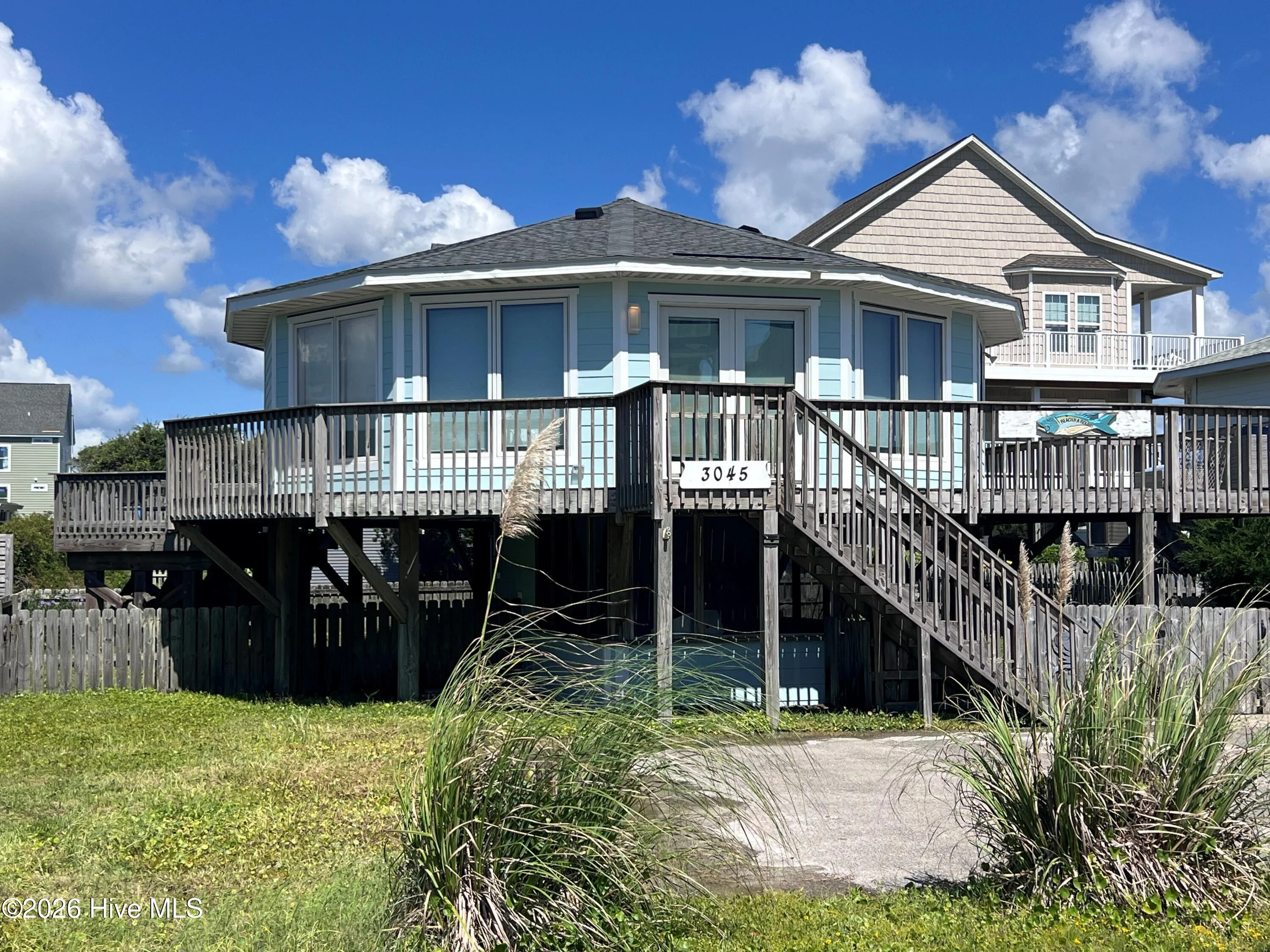 3045 Island Drive