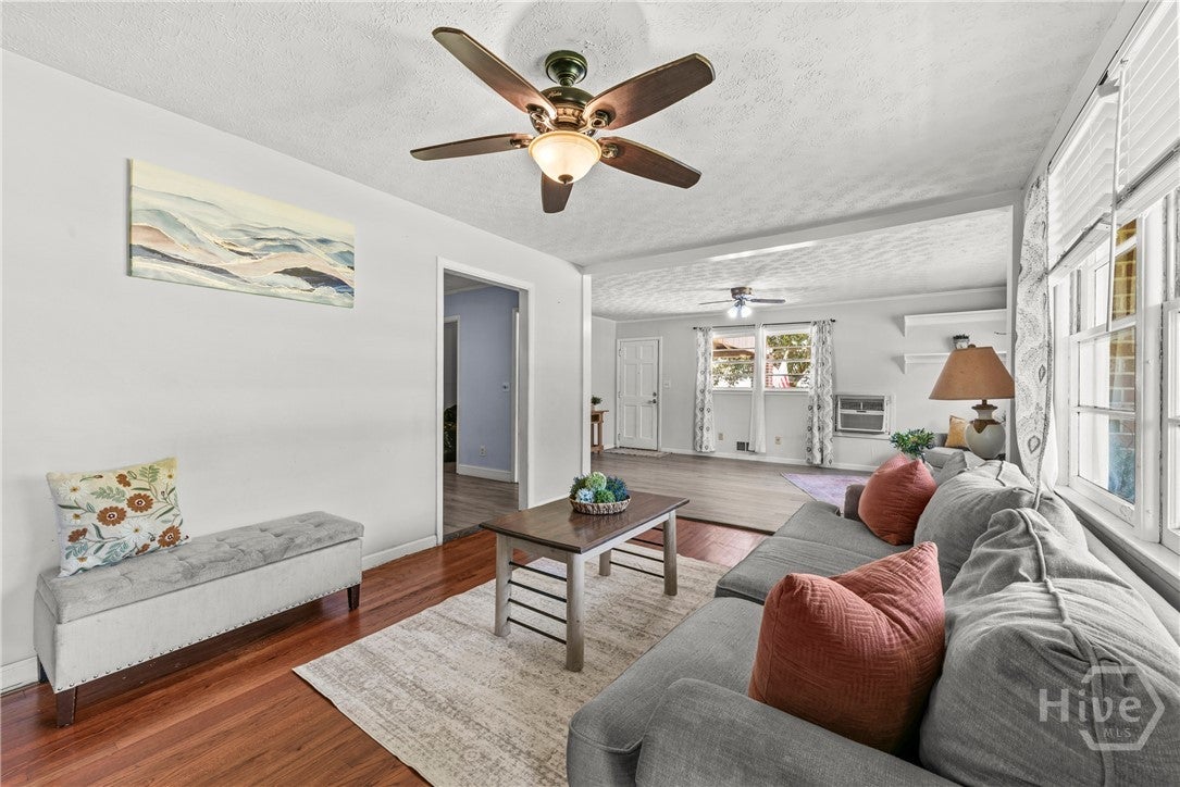157 Glendale Heights