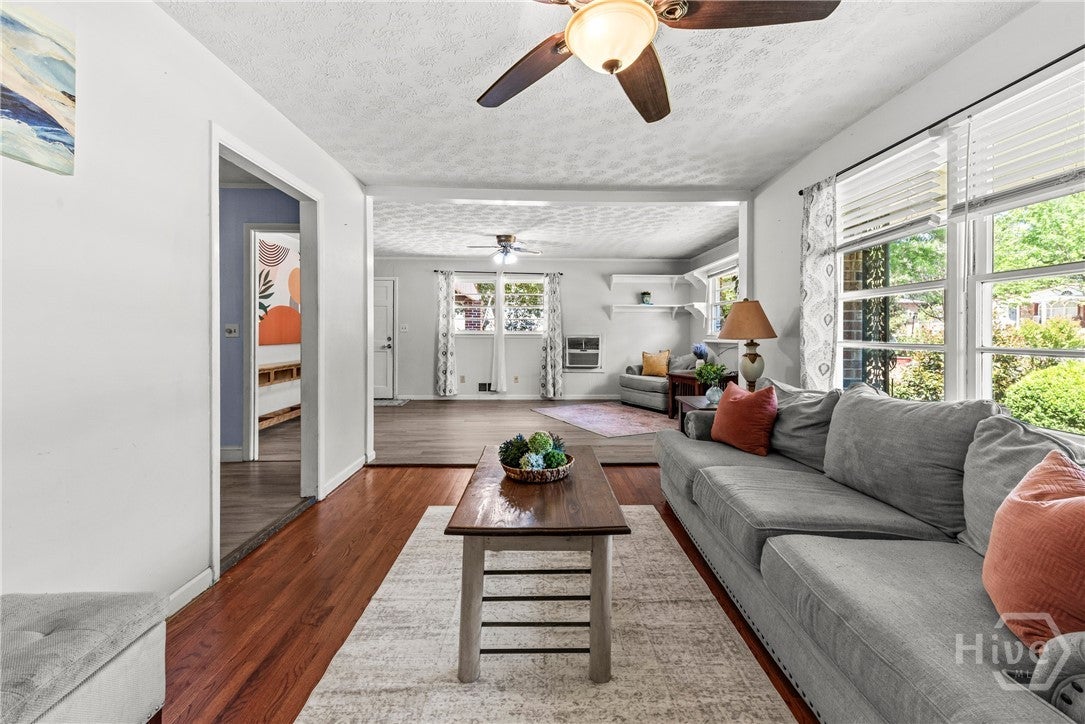 157 Glendale Heights