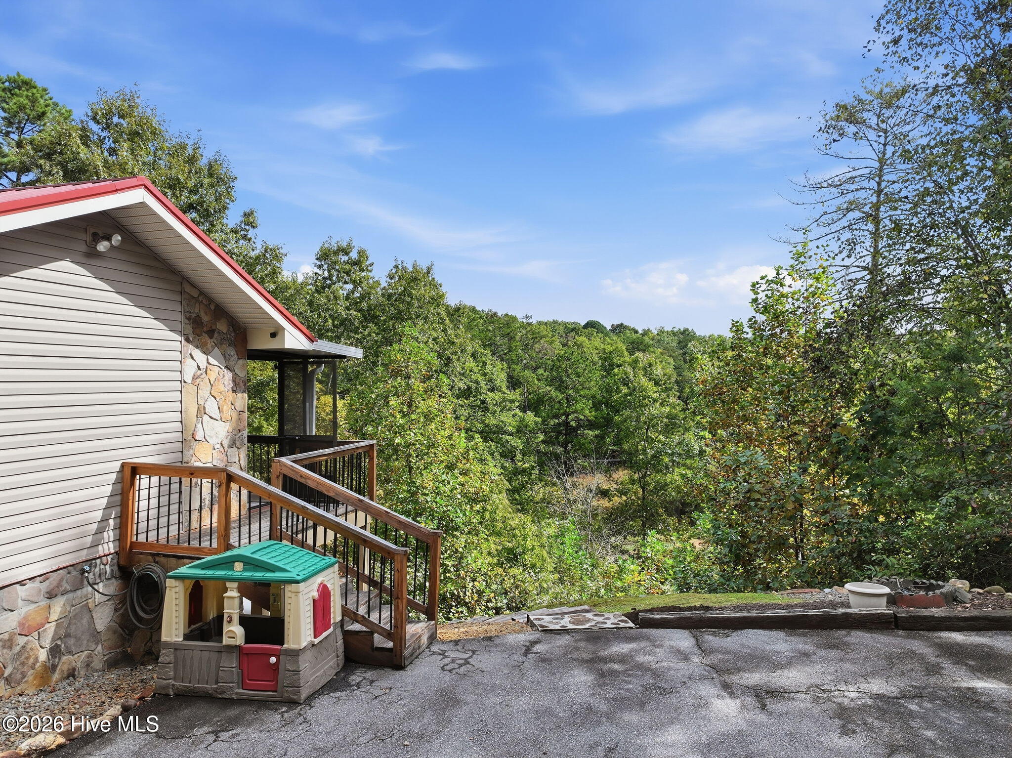 212 Cornwell Lane