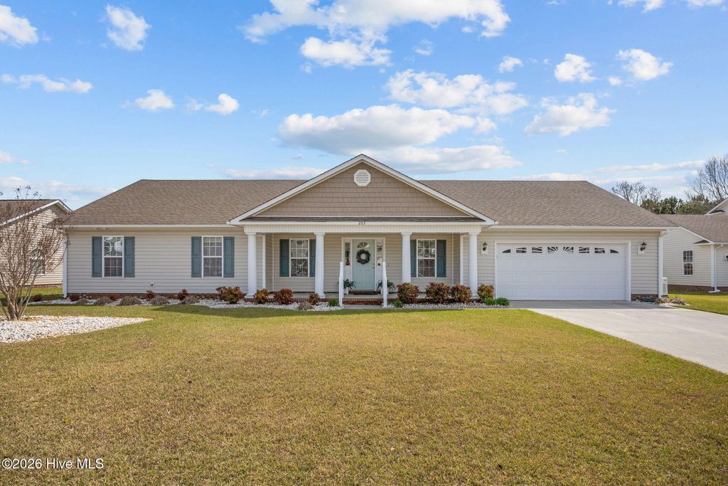 Photo of 203 Pigeon Lane, Swansboro, NC 28584 (MLS # 100570536)
