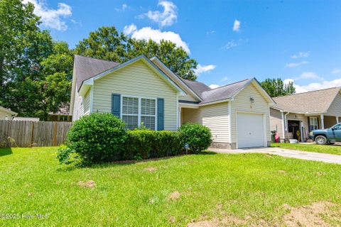 Homes For Rent - 606 Mattocks Avenue<br/> Maysville, NC 28555