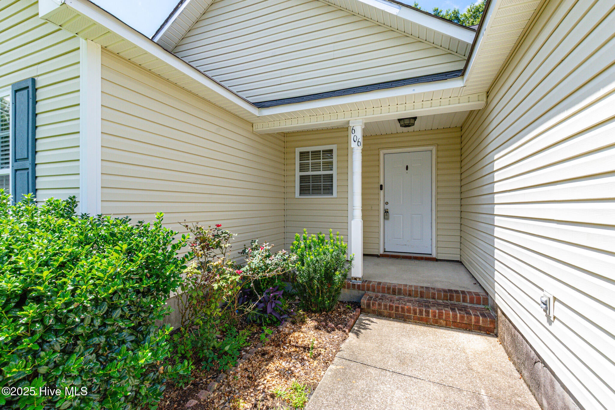 606 Mattocks Avenue