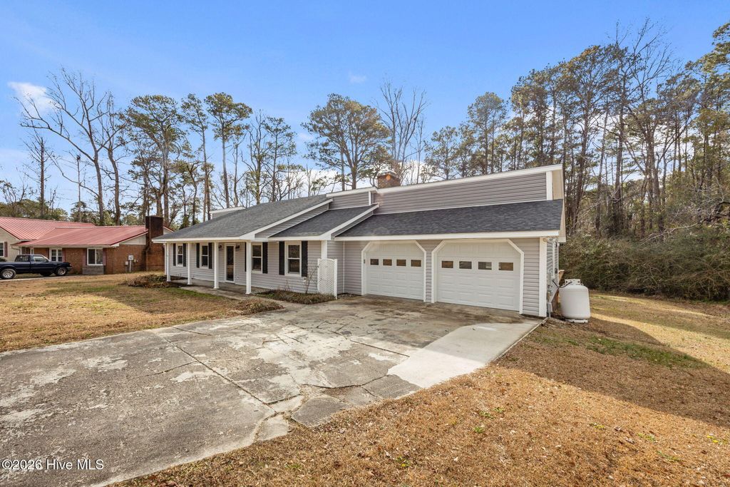 Photo of 105 Bridle Lane, Havelock, NC 28532 (MLS # 100548217)