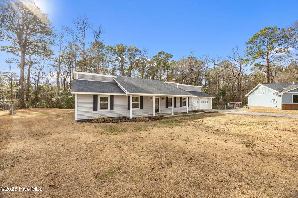 Photo of 105 Bridle Lane, Havelock, NC 28532 (MLS # 100548217)