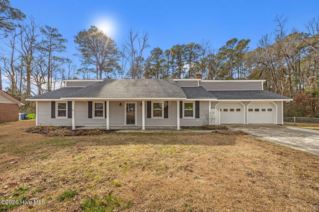 Photo of 105 Bridle Lane, Havelock, NC 28532 (MLS # 100548217)