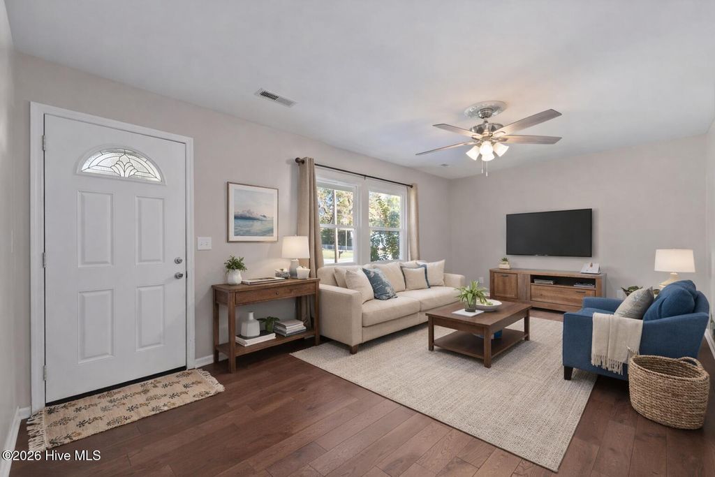 Photo of 304 Sheffield Road, Jacksonville, NC 28546 (MLS # 100543026)