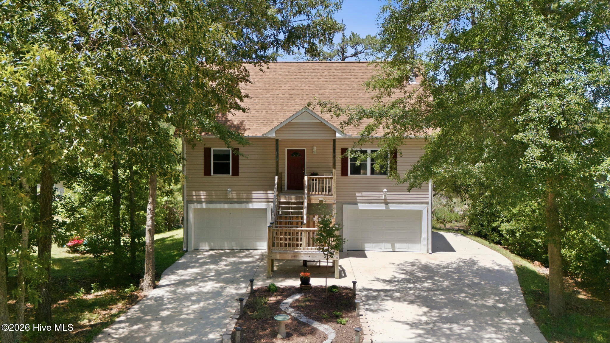 913 Hearthside Court