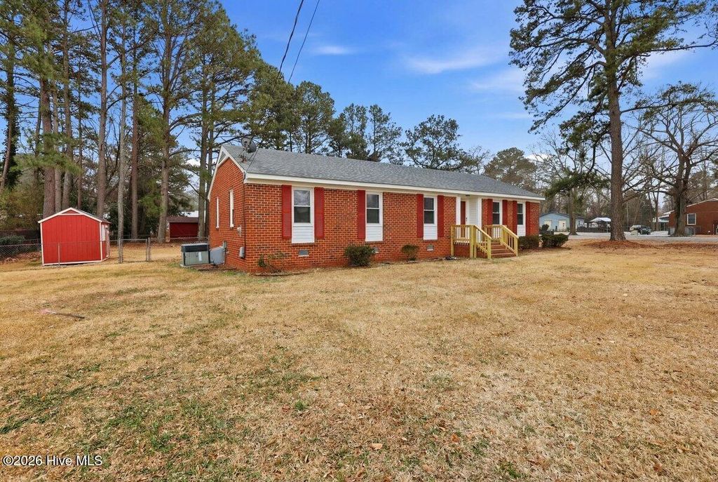 Photo of 101 Myrtle Road, Goldsboro, NC 27534 (MLS # 100553591)