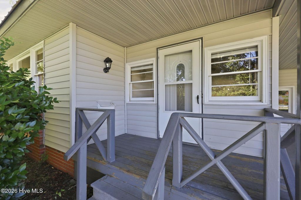 Photo of 1002 River Street, Jacksonville, NC 28540 (MLS # 100584273)