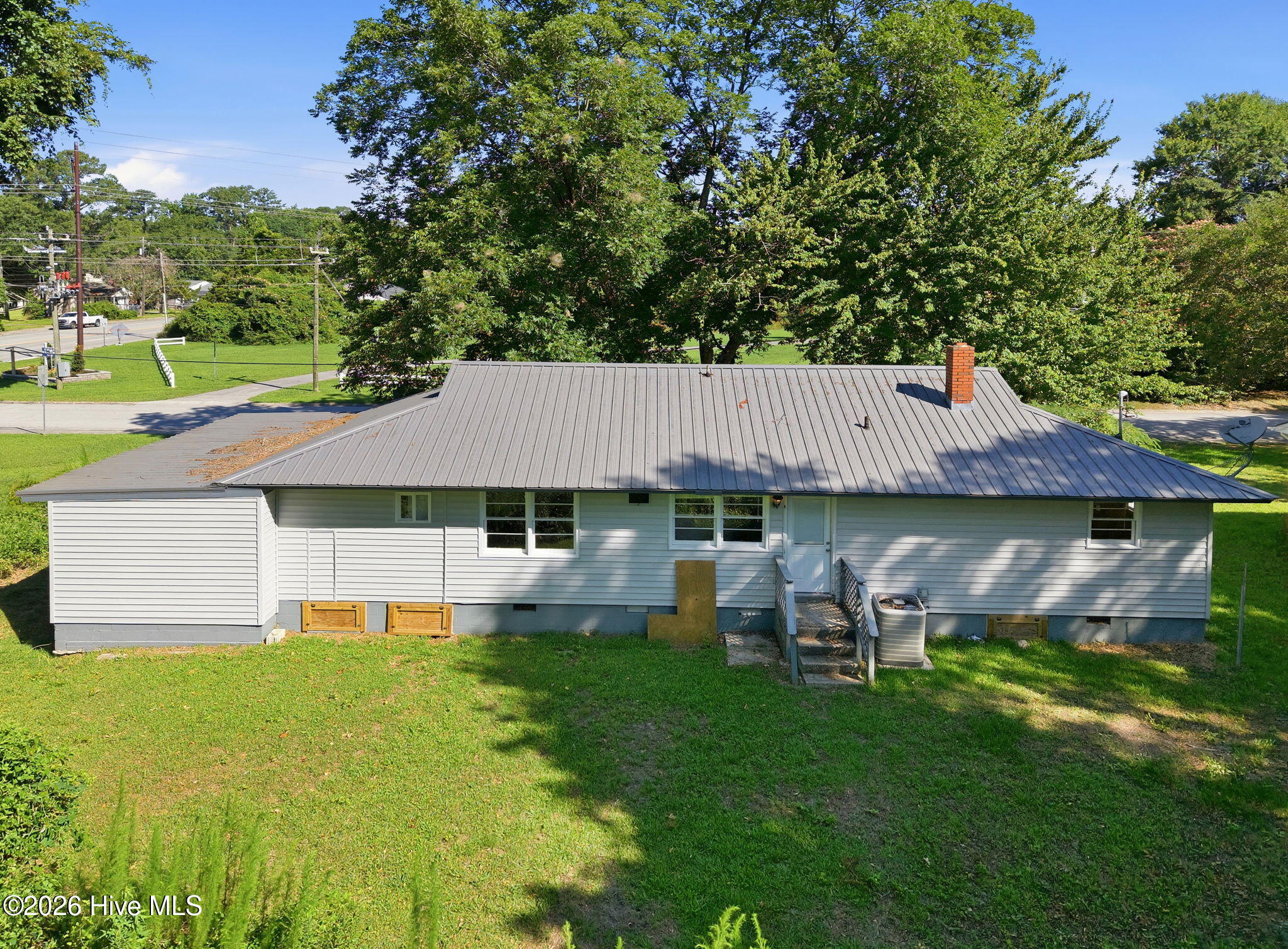 1002 River Street