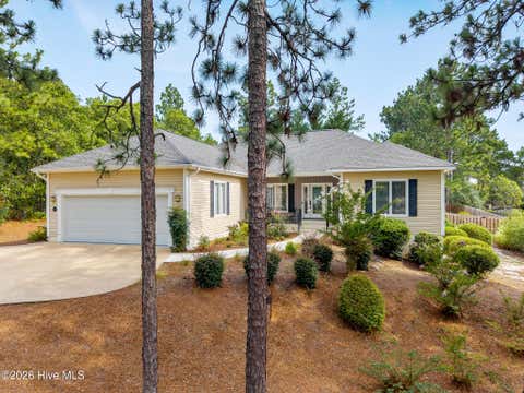 Homes For Sale - 10 Ivy Way #13<br/> Pinehurst, NC 28374