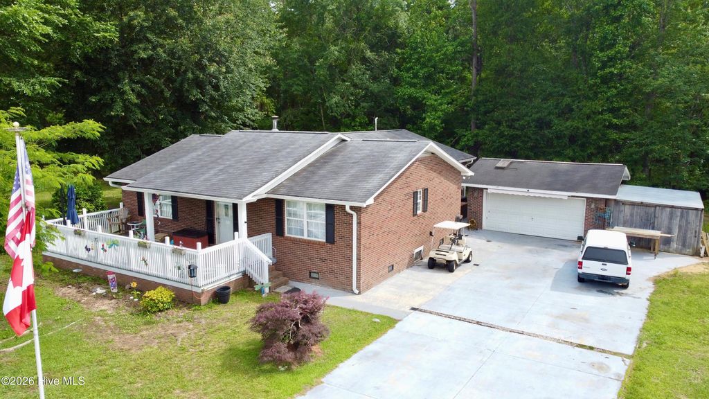 Photo of 144 Waccamaw Shores Road, Lake Waccamaw, NC 28450 (MLS # 100573389)