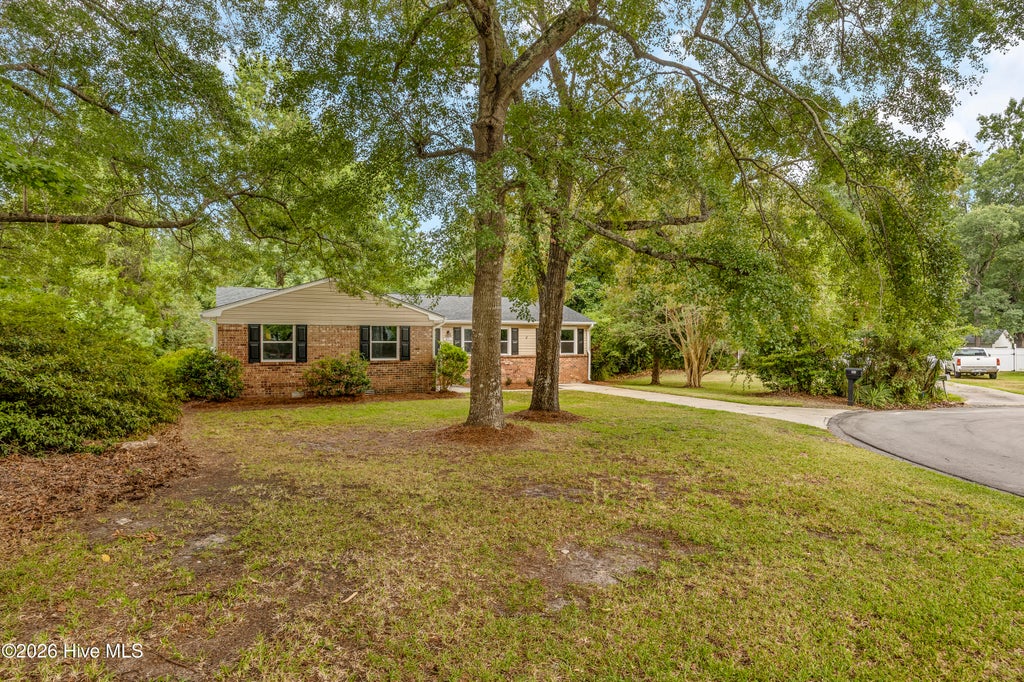 Photo of 631 Duke Court, Jacksonville, NC 28546 (MLS # 100588522)