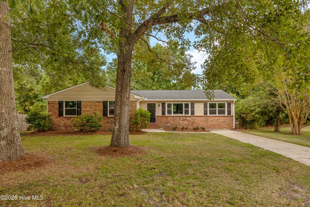 Photo of 631 Duke Court, Jacksonville, NC 28546 (MLS # 100588522)