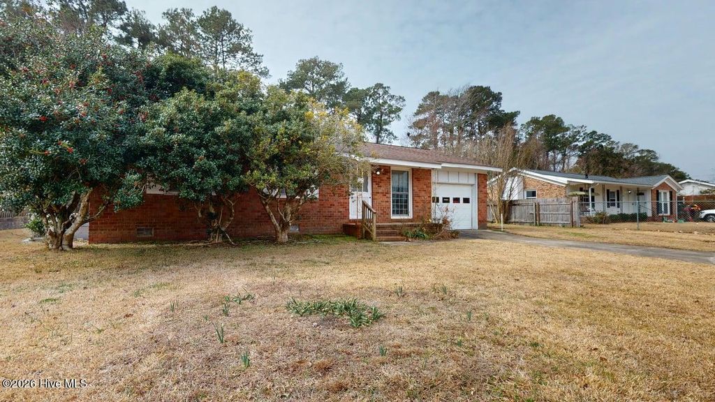 Photo of 30 Berkshire Drive, Jacksonville, NC 28546 (MLS # 100557850)