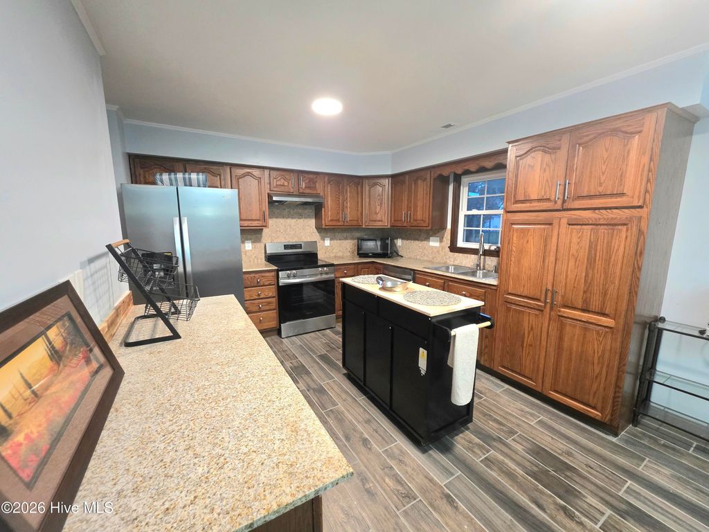 Photo of 507 Fox Run Road, Jacksonville, NC 28546 (MLS # 100562929)