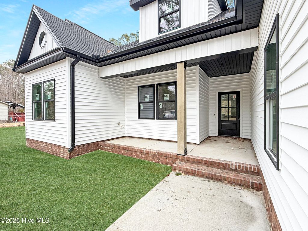 Photo of 212 Reedy Creek Drive, Elizabeth City, NC 27909 (MLS # 100556031)