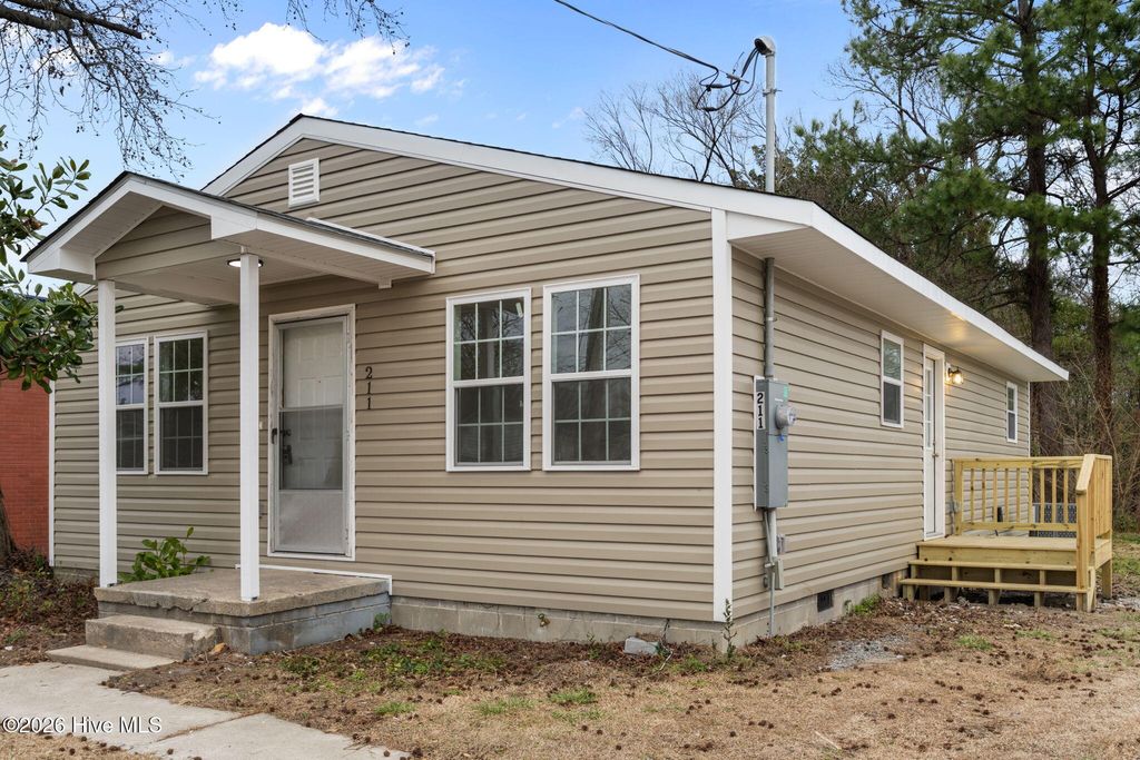Photo of 211 S Jackson Street, Beulaville, NC 28518 (MLS # 100551612)