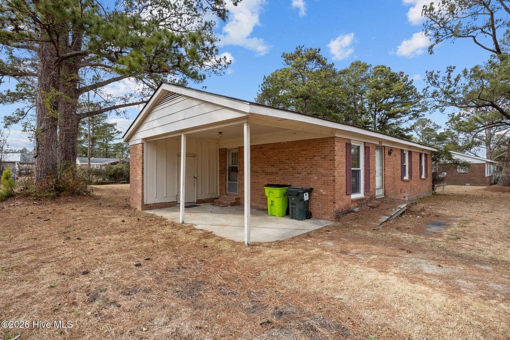 Photo of 1417 Mockingbird Lane, New Bern, NC 28562 (MLS # 100555460)