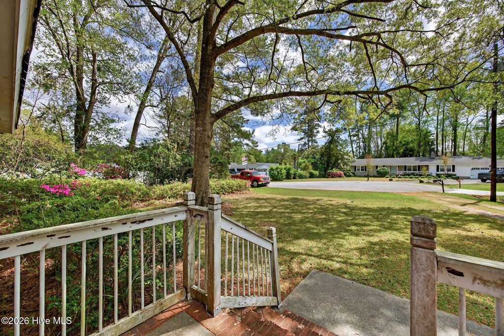 Photo of 703 E Kristi Circle, Burgaw, NC 28425 (MLS # 100565176)