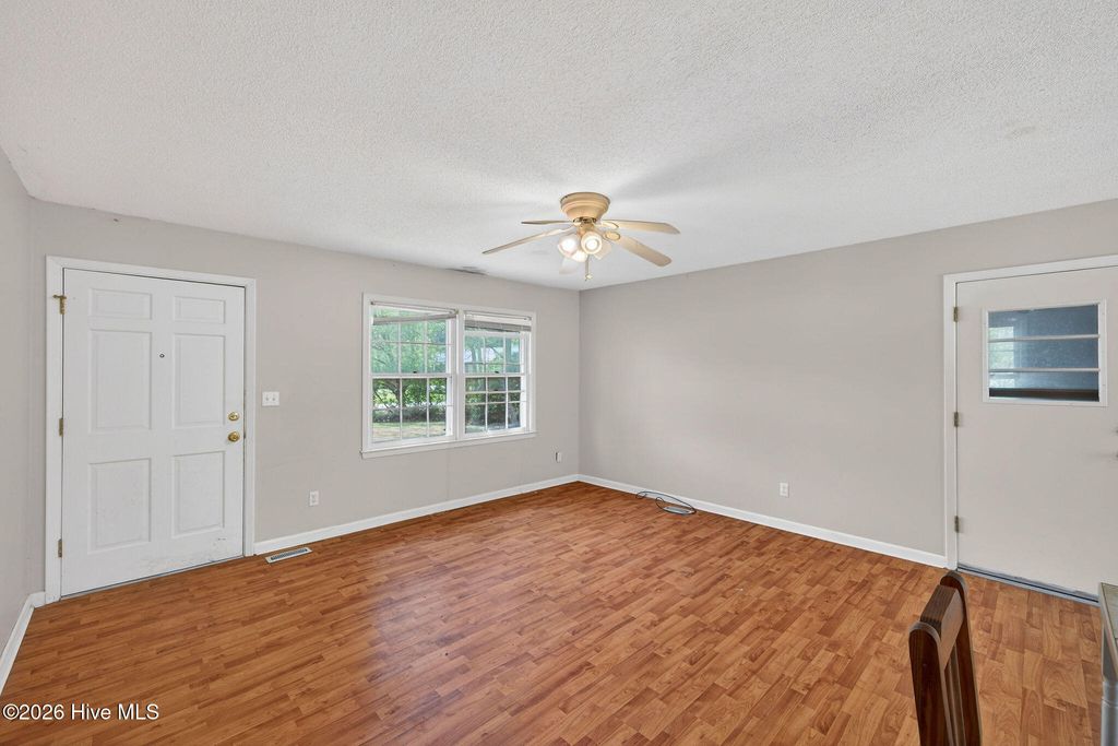 Photo of 703 E Kristi Circle, Burgaw, NC 28425 (MLS # 100565176)