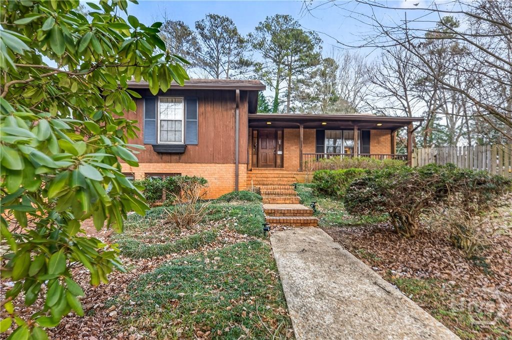 Photo of 220 Tanglewood Drive, Athens, GA 30606 (MLS # CL348434)