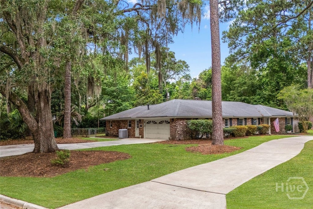 Photo of 301 Wellington Road, Savannah, GA 31410 (MLS # SA356598)