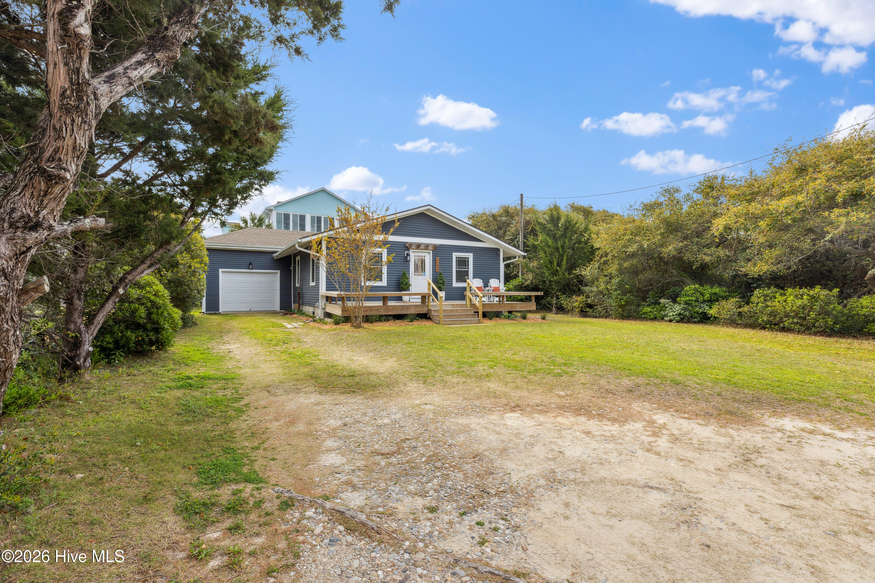 1122 S Topsail Drive