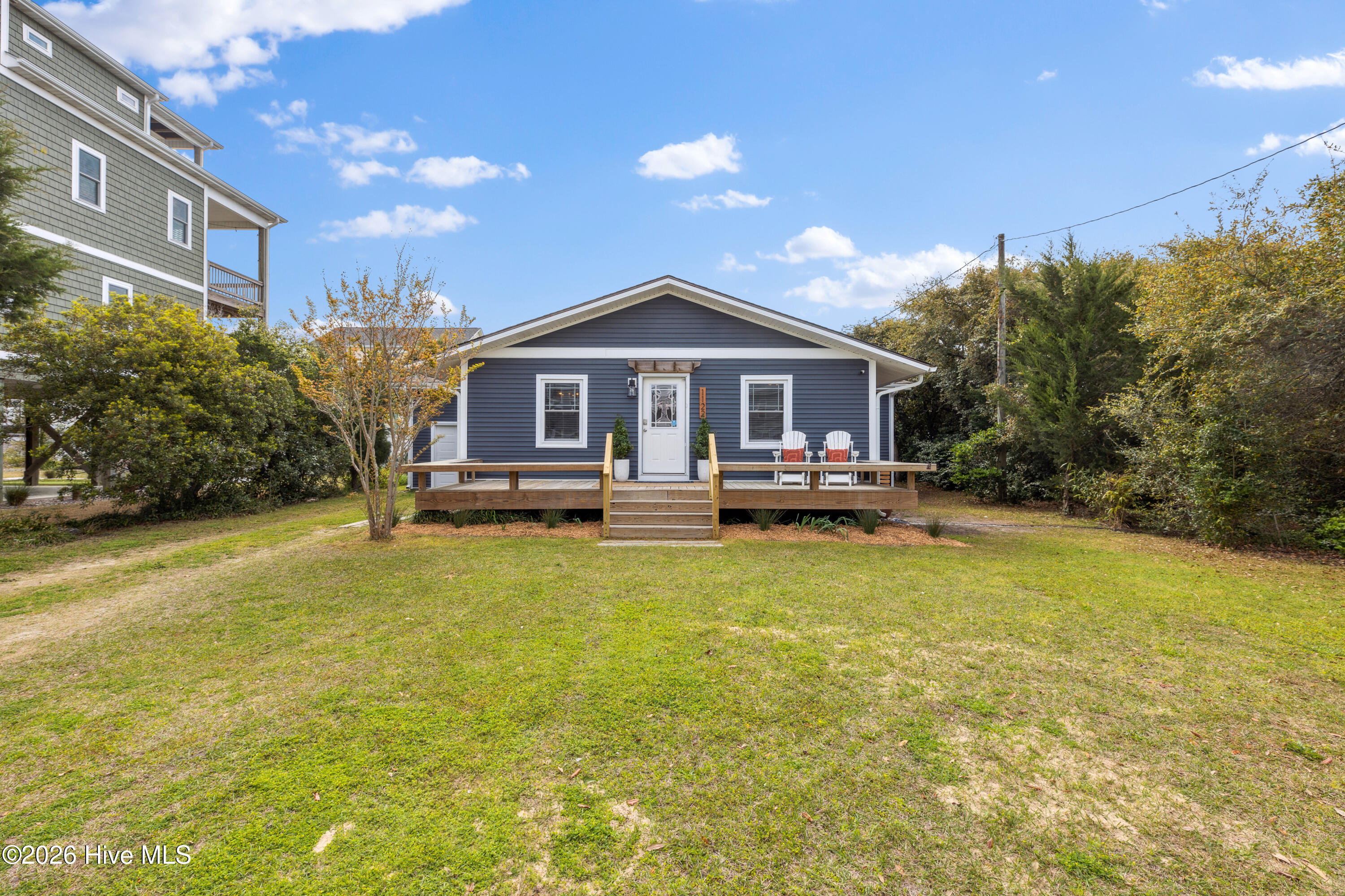 1122 S Topsail Drive