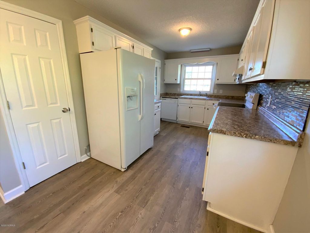 Photo of 17 Cornell Court, Jacksonville, NC 28546 (MLS # 100553944)