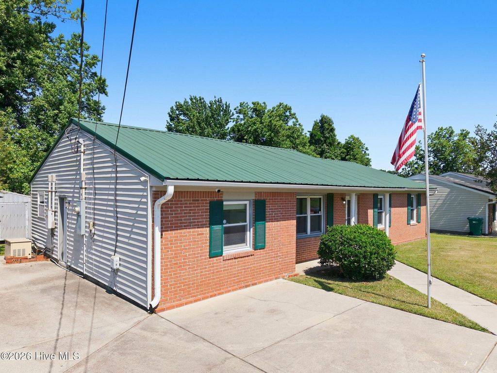 Photo of 202 Tower Drive, Jacksonville, NC 28546 (MLS # 100575882)