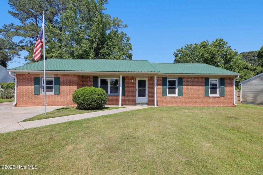 Photo of 202 Tower Drive, Jacksonville, NC 28546 (MLS # 100575882)
