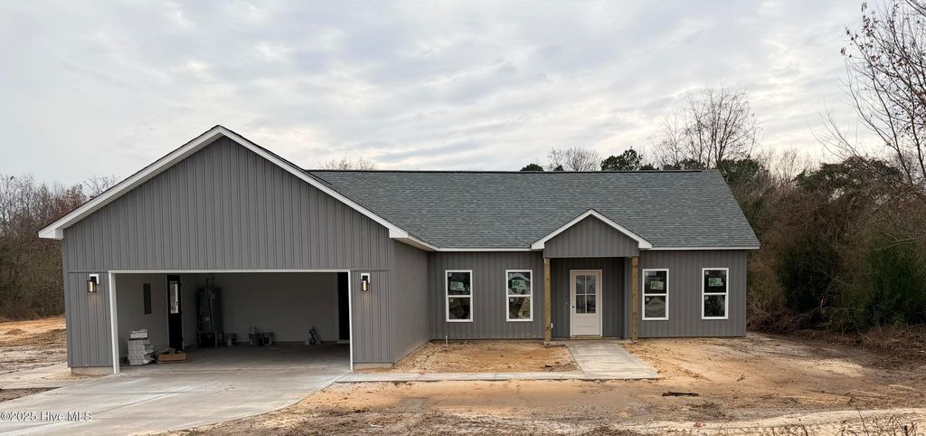 Photo of 297 Haywood Drive, Richlands, NC 28574 (MLS # 100518466)