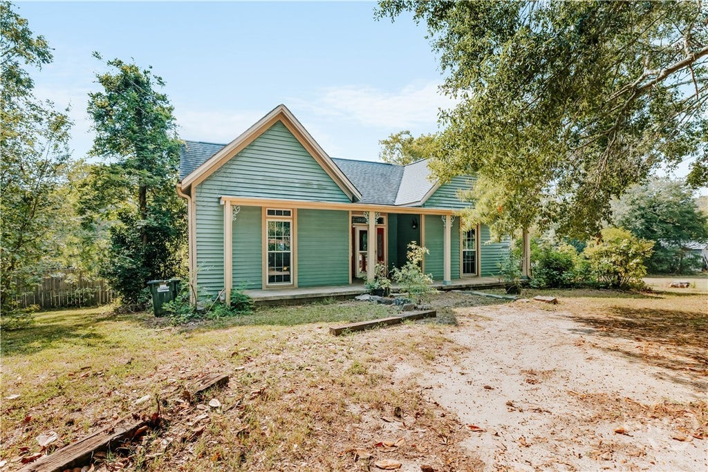 Photo of 135 Dupree Street, Lexington, GA 30648 (MLS # CL366693)