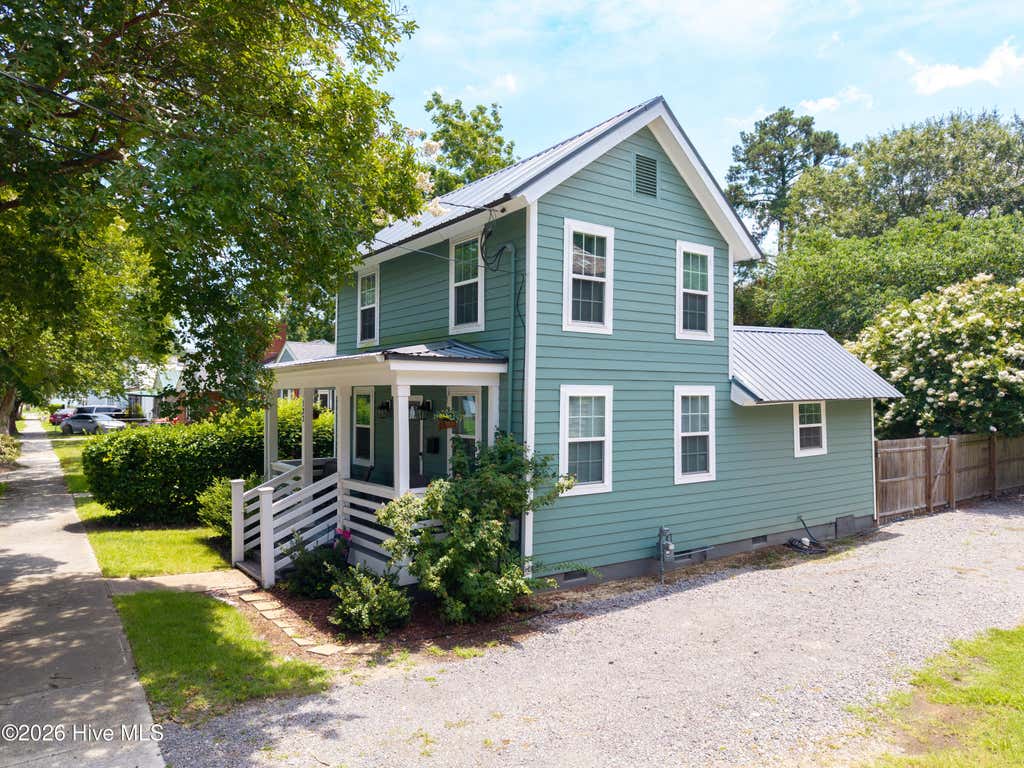 Photo of 132 E Albemarle Street, Edenton, NC 27932 (MLS # 100589265)