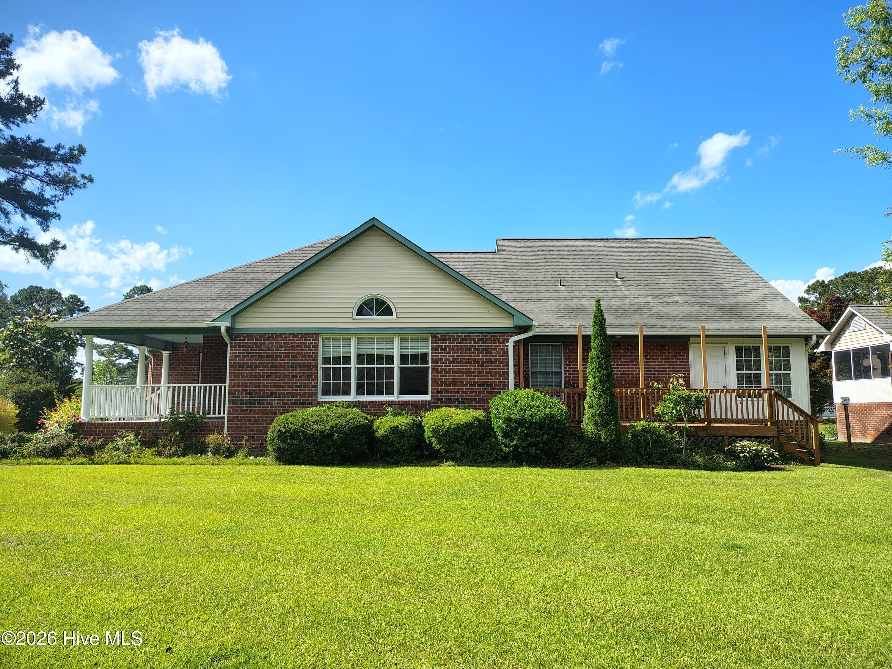 104 Boleyn Loop