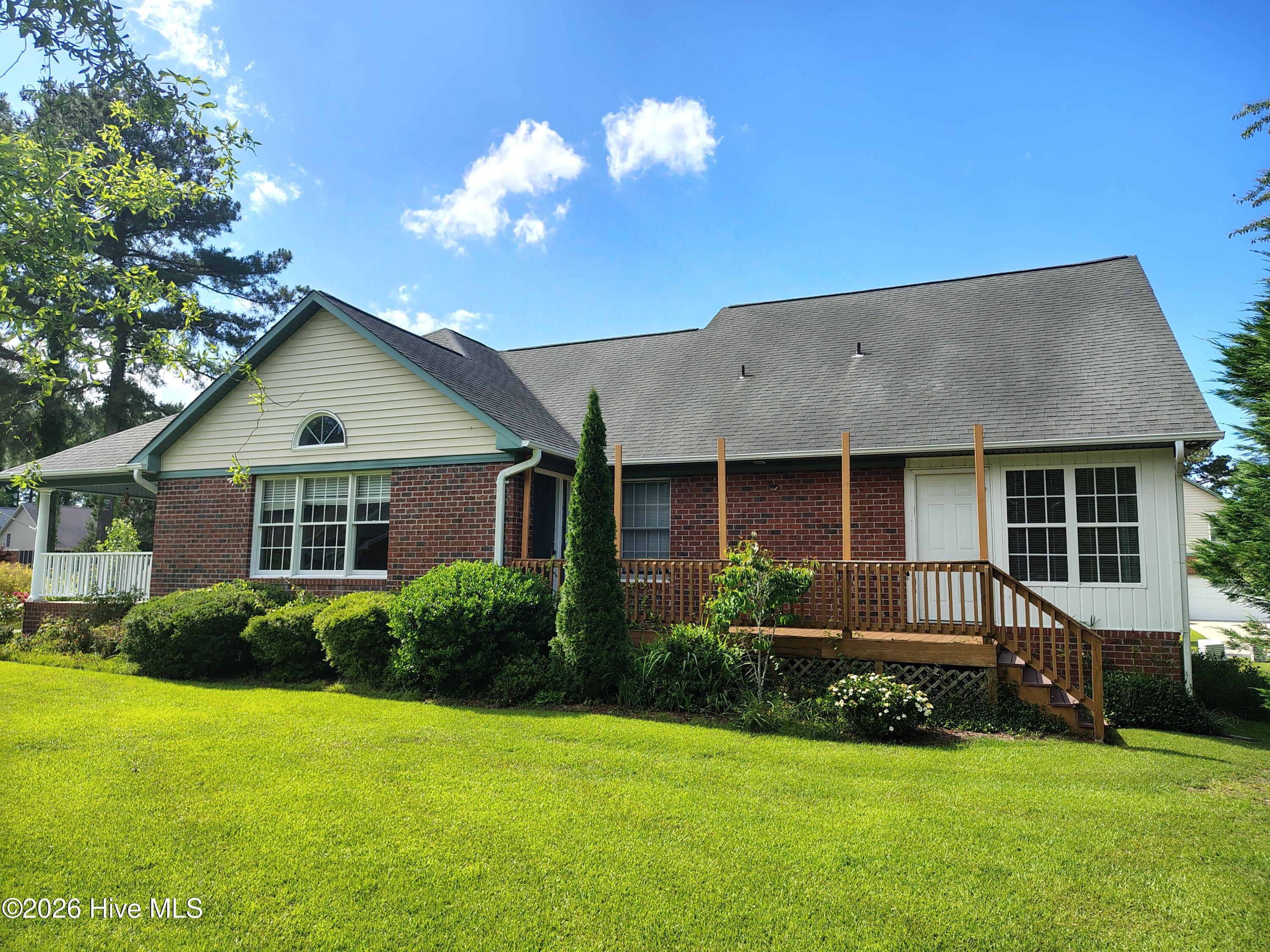 104 Boleyn Loop