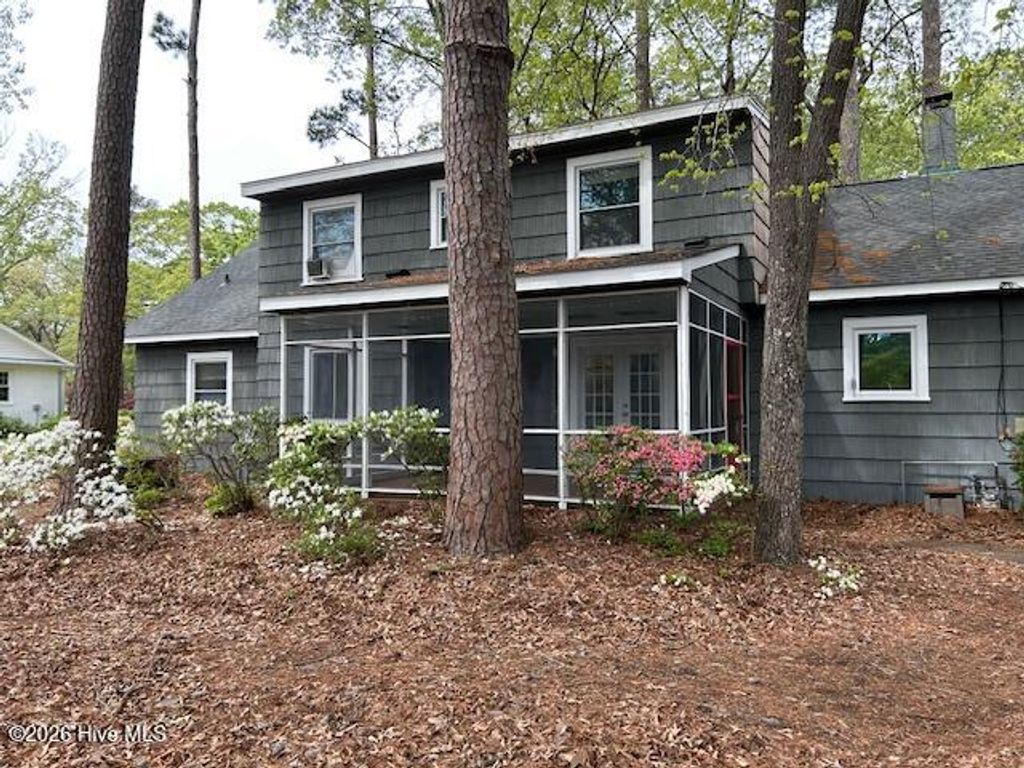 Photo of 1800 Forest Hill Drive, Greenville, NC 27858 (MLS # 100566019)