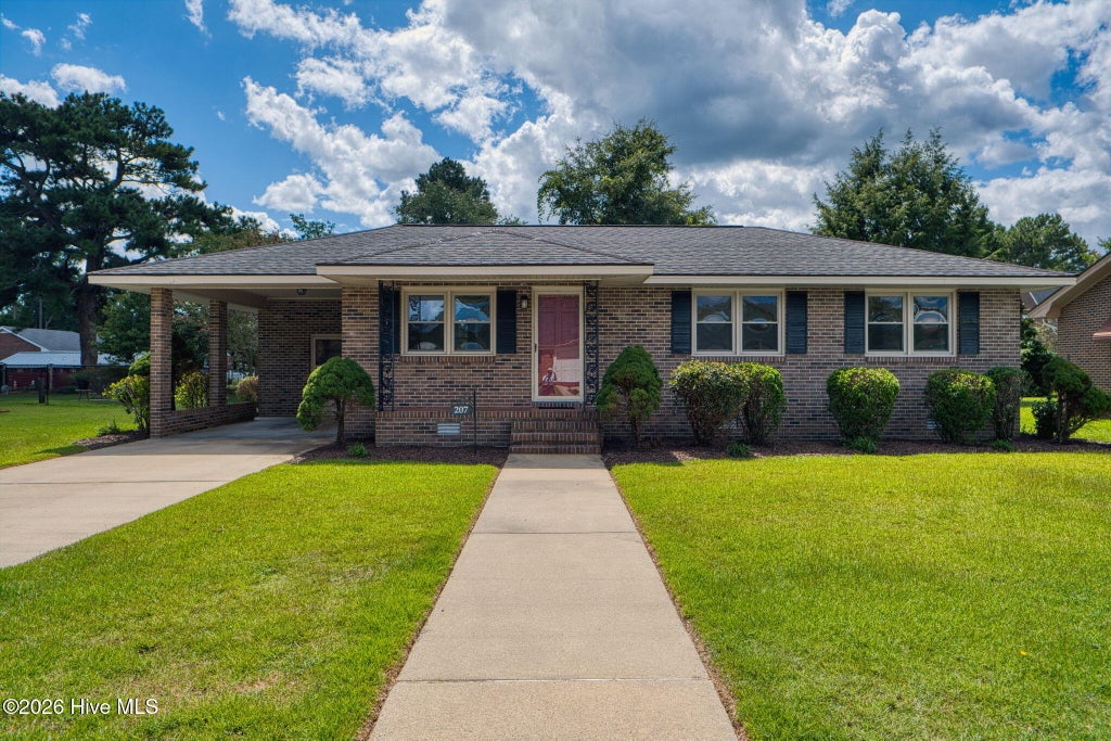 Photo of 207 Crescent Drive, Hertford, NC 27944 (MLS # 100602020)