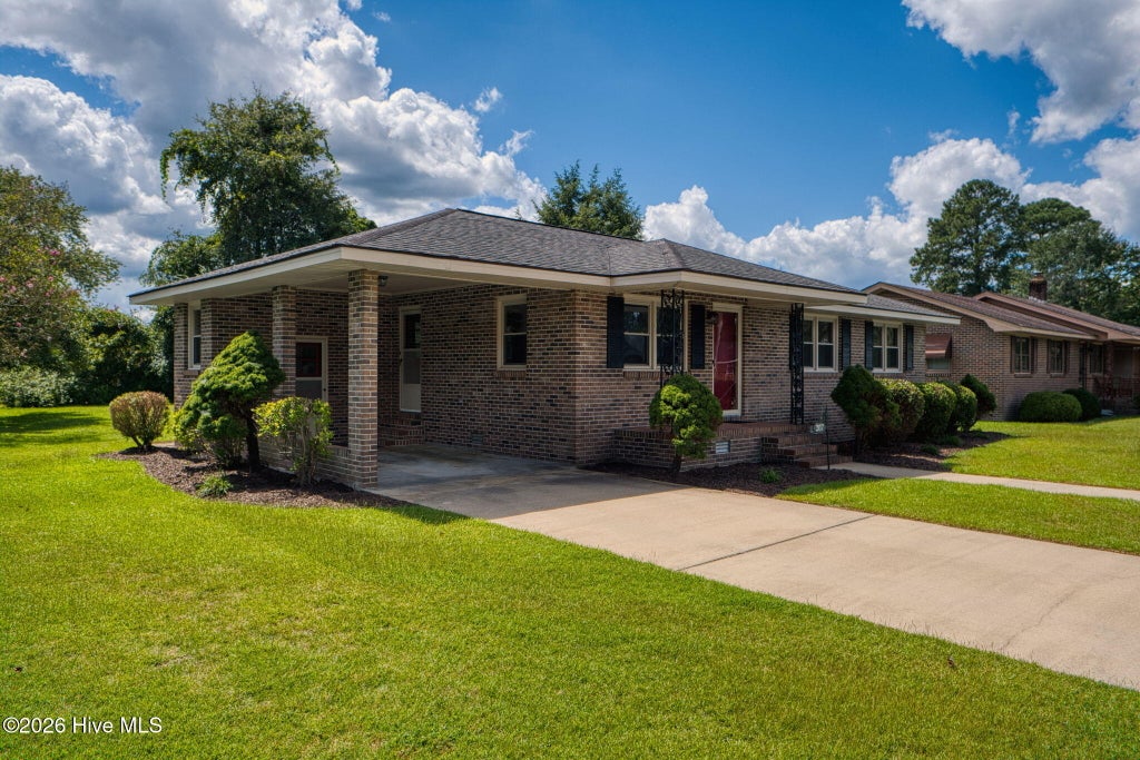 Photo of 207 Crescent Drive, Hertford, NC 27944 (MLS # 100602020)