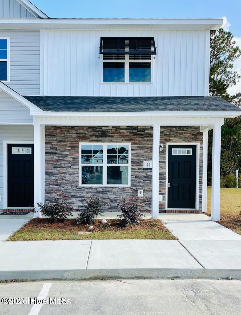 Photo of 724 Cross Bridge Way, Sneads Ferry, NC 28460 (MLS # 100539560)